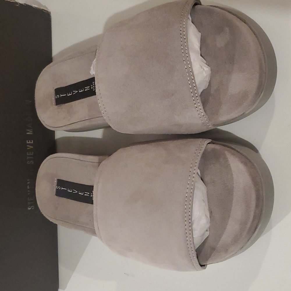 NEW Steven by Steve Madden Saunders Grey Suede Sandals Size 8
